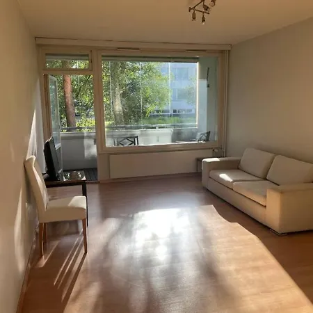 Tilava Omakotitalo Kodikkaalla Ilmapiirillae Espoo